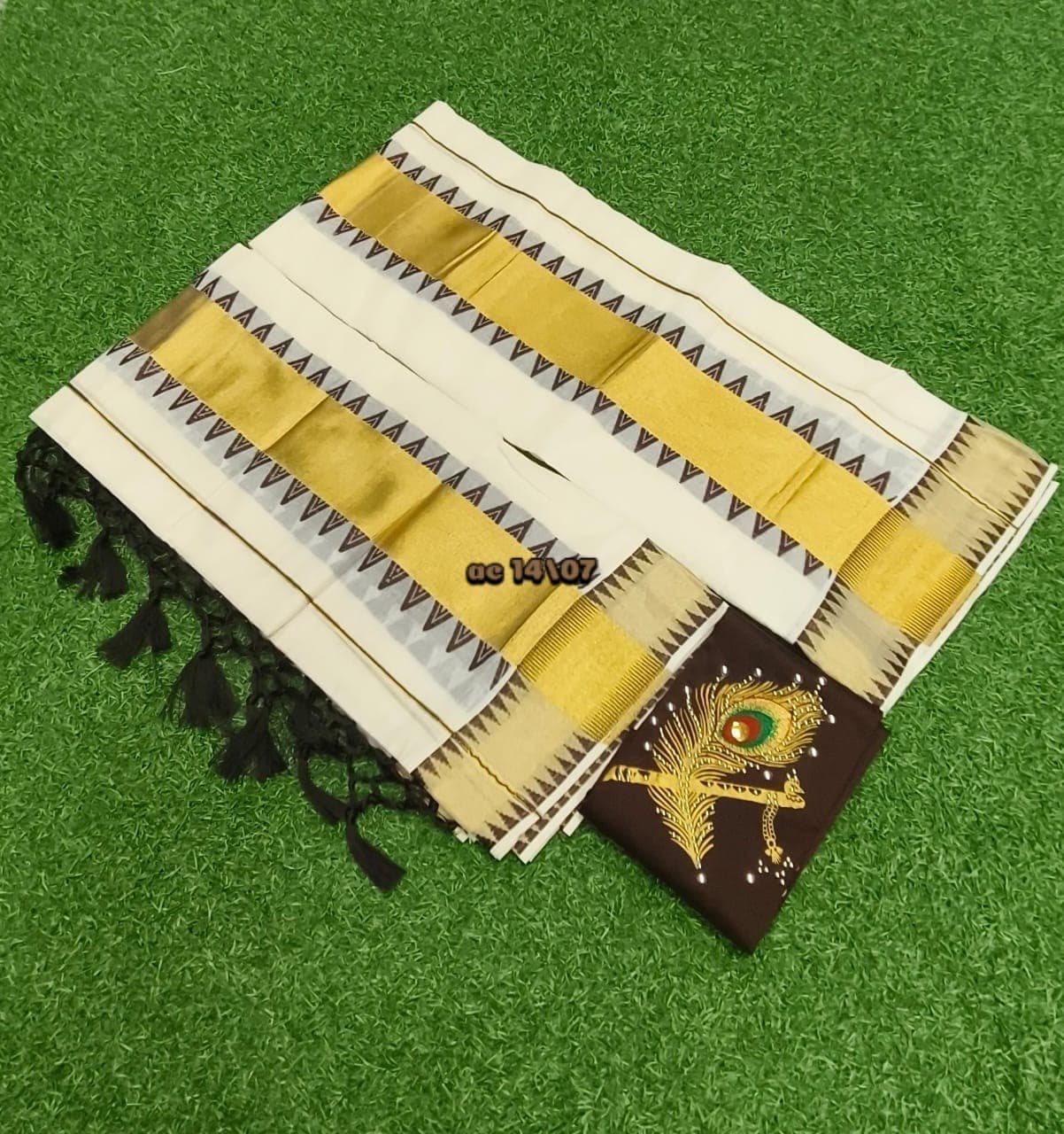 Kerala Set mundu — Cotton fabric — Sarees — from Kerala — buy online India